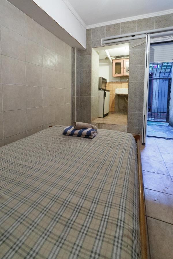Private Flat For 2 Or 3 With Back Yard Near Exarhia Square And Archaelogical Museum Apartment Атина Екстериор снимка
