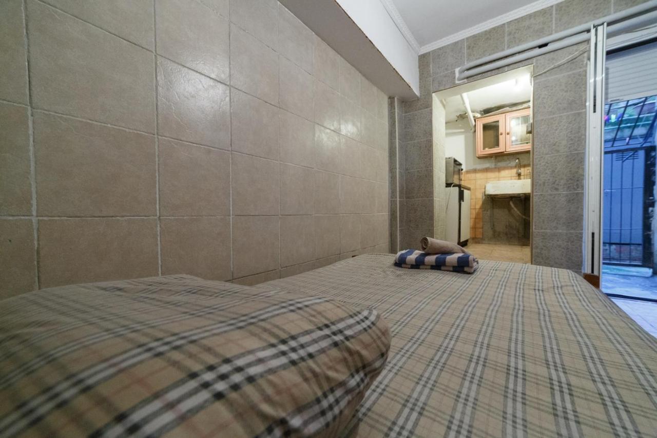 Private Flat For 2 Or 3 With Back Yard Near Exarhia Square And Archaelogical Museum Apartment Атина Екстериор снимка